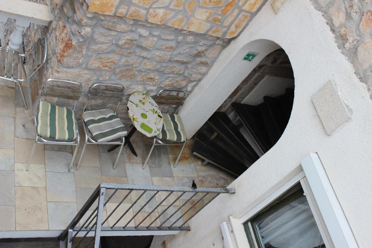 Apartment Voltera Parking Space Near The House Betina (Sibenik-Knin)