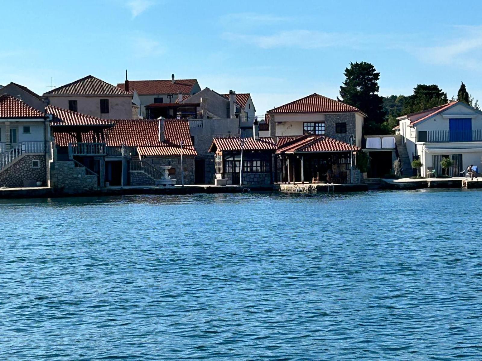 Voltera Parking Space Near The House Apartment Betina (Sibenik-Knin)