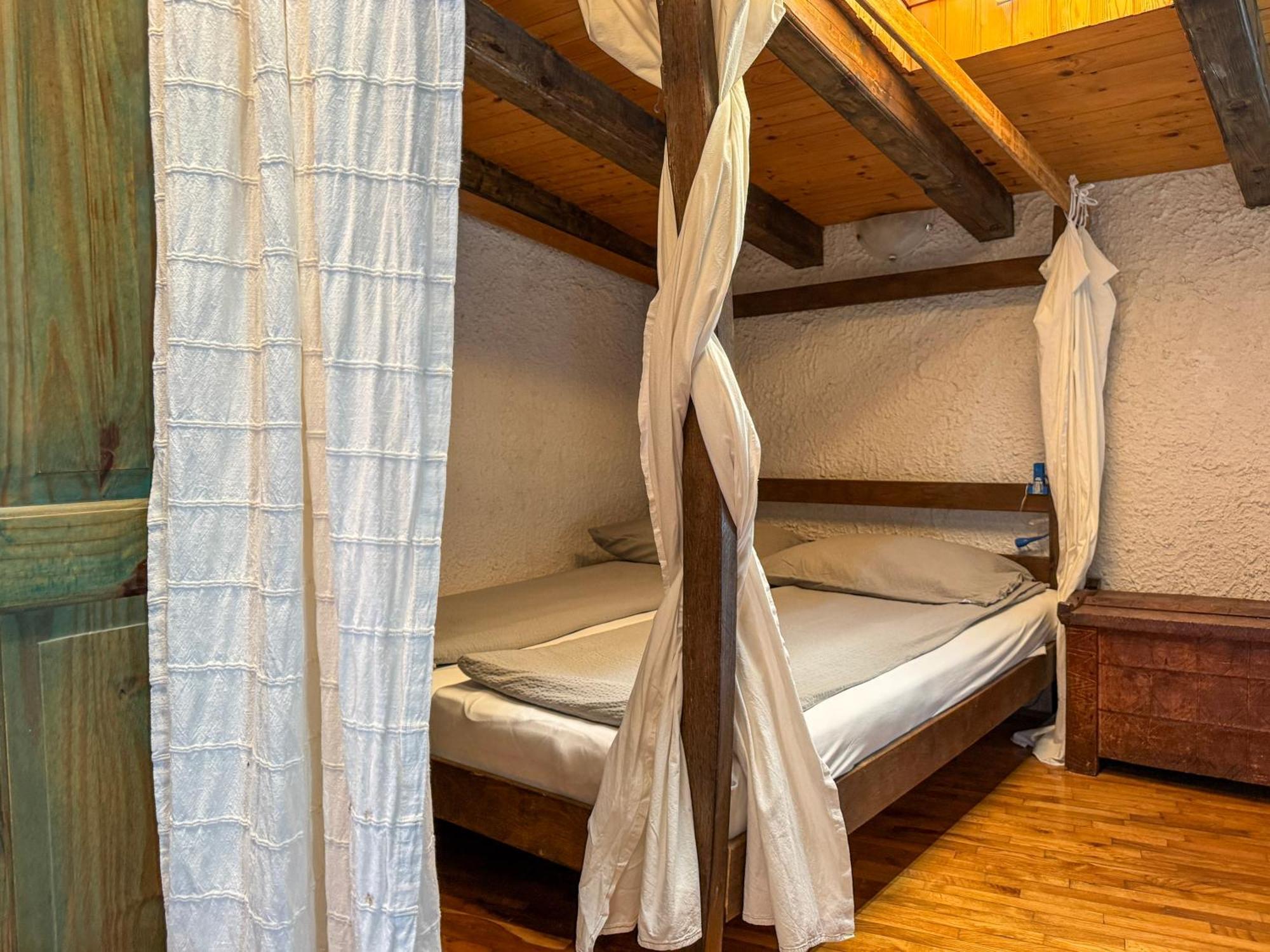Voltera In Old Town, With Parking Nearby *