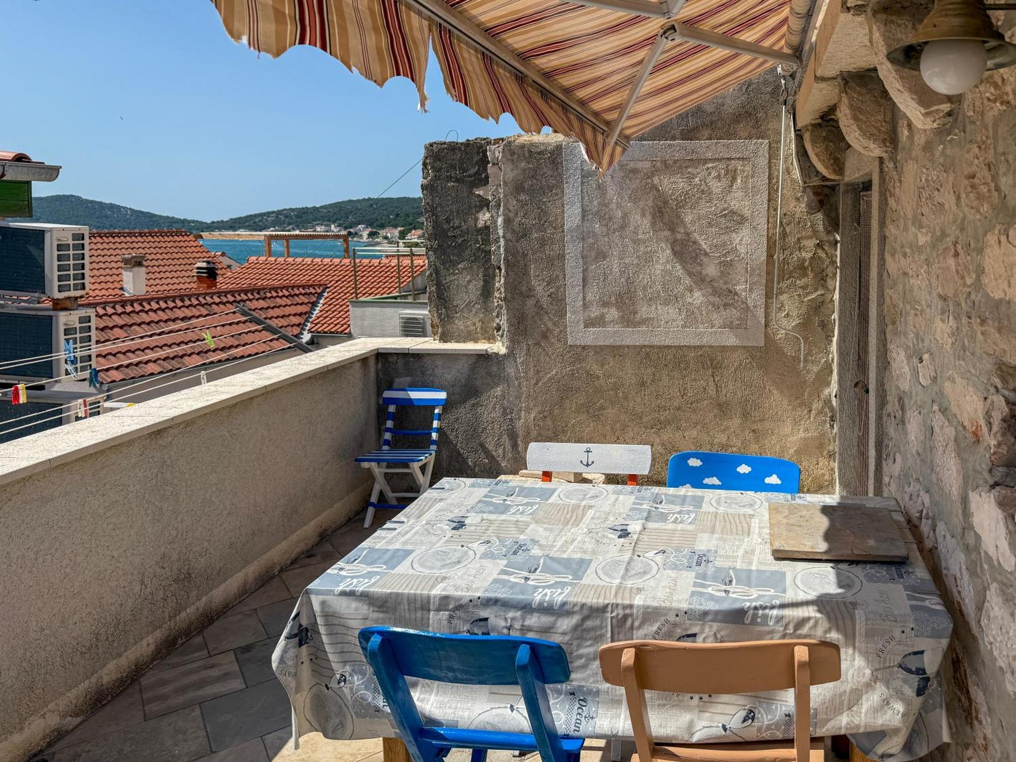 Voltera In Old Town, With Parking Nearby *