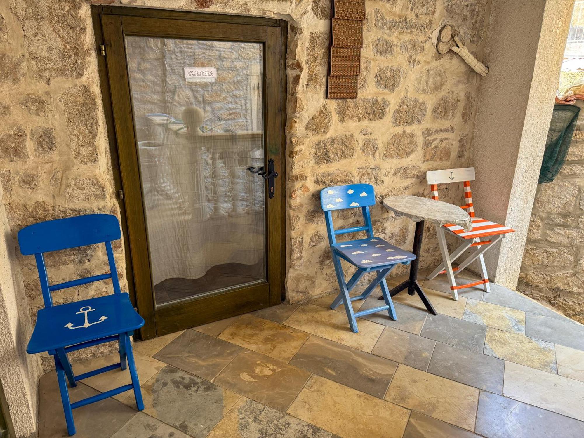 Voltera In Old Town, With Parking Nearby