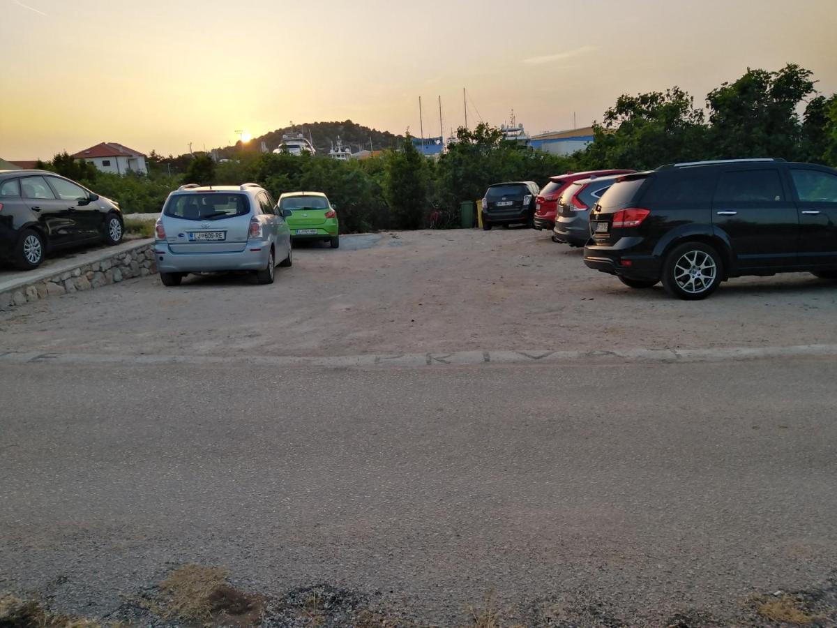 Voltera Parking Space Near The House Apartment Betina (Sibenik-Knin)